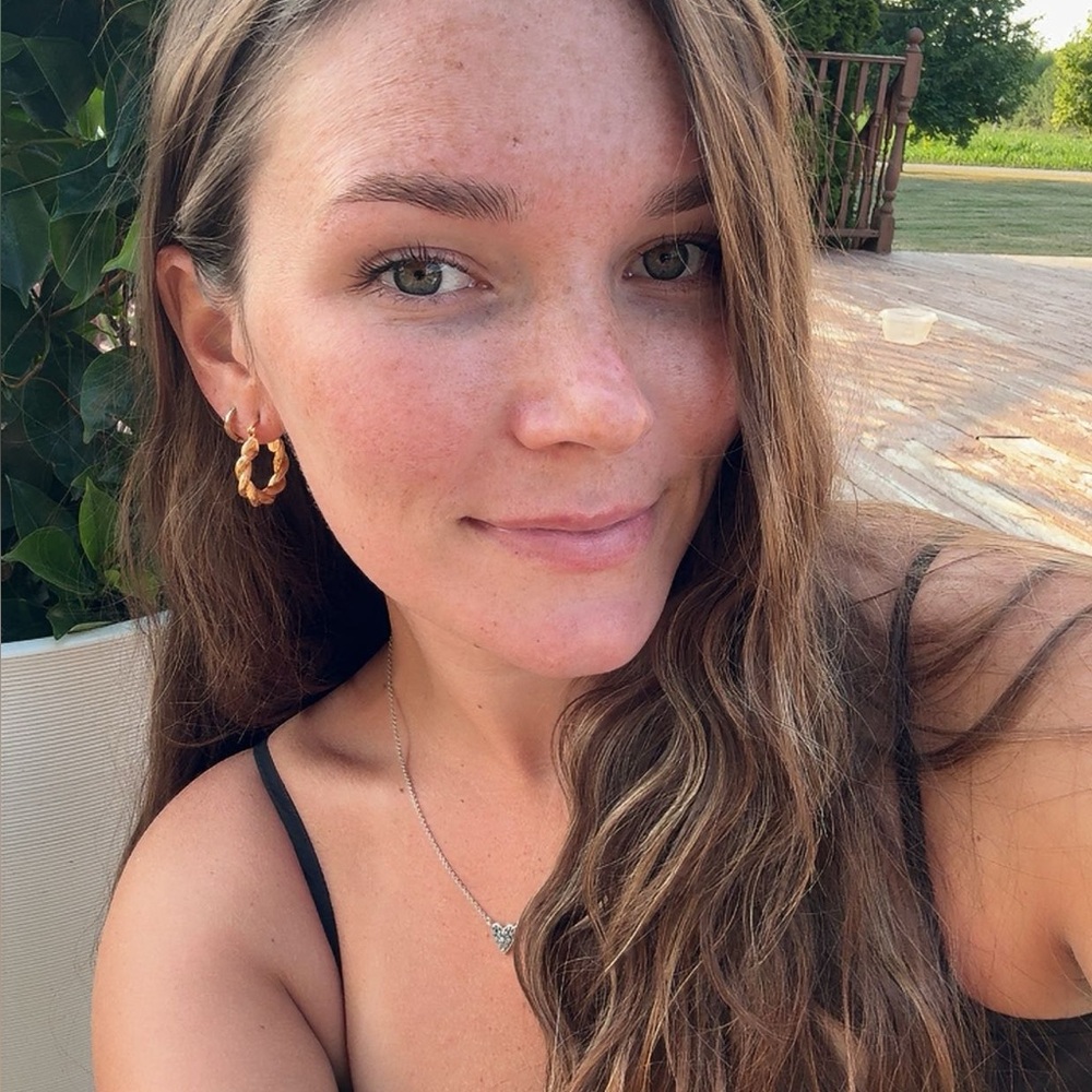 Meet your Posher, Hailey